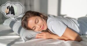 Nằm mơ thấy quần áo: Điềm báo tâm linh
