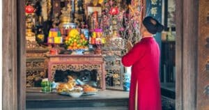 Mơ thấy bàn thờ bị đổ: Cảnh báo rủi ro hay tín hiệu bứt phá? 